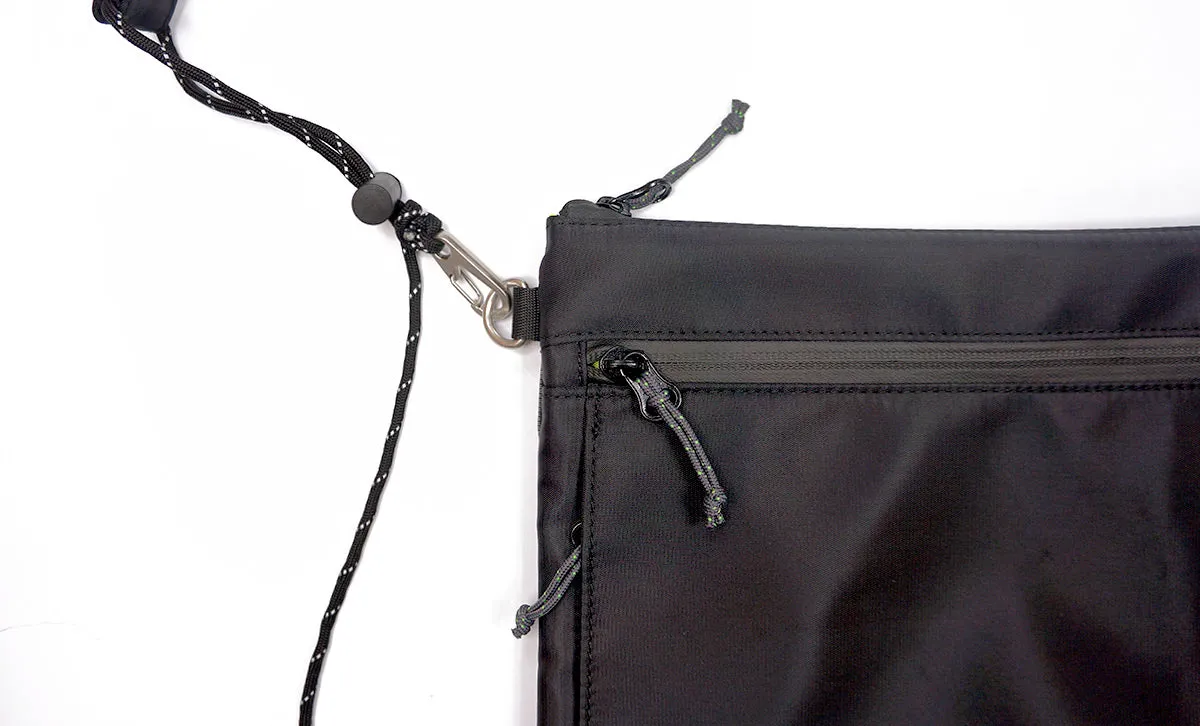 <A 000a20aa> Fungolia Essentials Shoulder Bag  (Black)